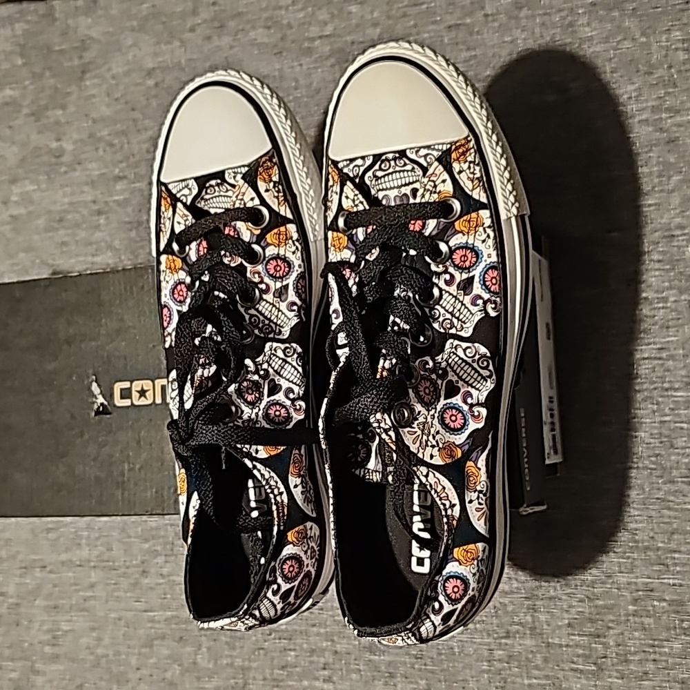 Converse - Picture 2 of 6
